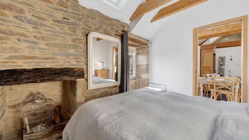 2 habitaciones, tabla de planchar con plancha, wifi y ropa de cama