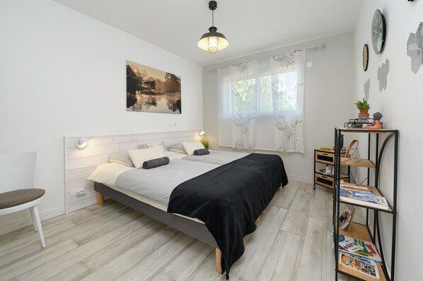 2 bedrooms, WiFi, bed sheets