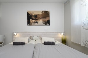 2 bedrooms, WiFi, bed sheets