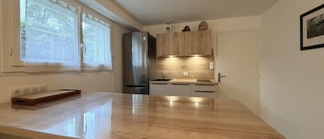 Frigorífic, forn, placa de cuina i rentaplats