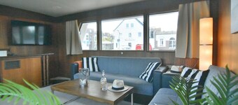 Boat 'Gästekabine Auf 22m-Motoryacht' with Sea View, Shared Terrace and Wi-Fi