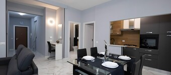 Cf Luxury House Apartment with Balcony, Wi-Fi and Air Conditioning