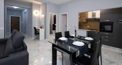 Cf Luxury House Apartment with Balcony, Wi-Fi and Air Conditioning