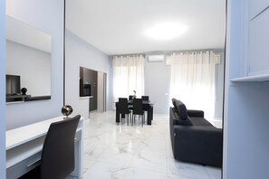 TV - Cf Luxury House Apartment with Balcony, Wi-Fi and Air Conditioning (Ostia)