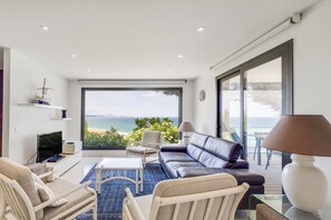 Fireplace - Holiday Home 'Sa Punta 100' with Sea View, Wi-Fi and Air Conditioning (Begur)