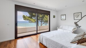 Unclassified image, 2 of 43, button - Holiday Home 'Sa Punta 100' with Sea View, Wi-Fi and Air Conditioning (Begur)