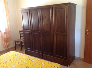 2 bedrooms, iron/ironing board, WiFi, bed sheets - Holiday Home 'Farm Holiday Sa Raighina - Right' with Shared Pool, Wi-Fi and Air Conditioning (Nulvi)