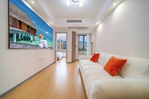 Comfort Suite | Living area - J&H-Invis-High-Rise Panoramic Art Hotel (Chongqing)