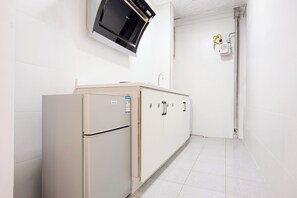 Standard Suite | Private kitchen - J&H-Invis-High-Rise Panoramic Art Hotel (Chongqing)
