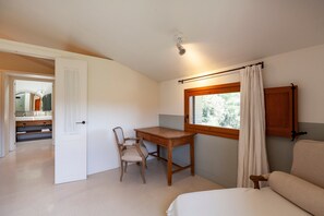 5 Schlafzimmer, Bügeleisen/Bügelbrett, WLAN, Bettwäsche