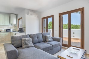 TV - 'Barrosa Essence' Apartment with Shared Pool, Terrace, and Air Conditioning (Chiclana de la Frontera)
