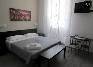1 bedroom, WiFi, bed sheets, wheelchair access - Accessible Room in Guest House (Verona)