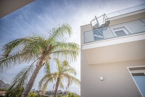 Exterior detail - Villa 'Zefira Mare' with Sea View, Wi-Fi and Air Conditioning (Altavilla Milicia)