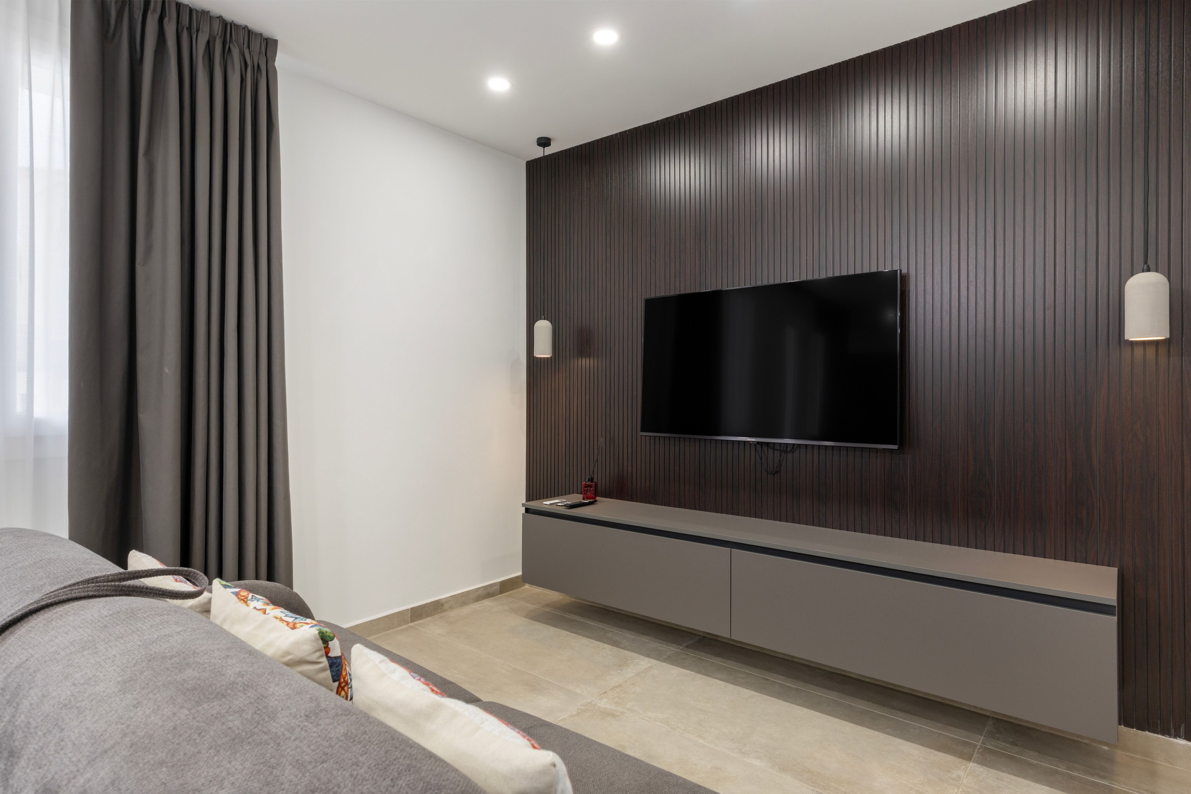 TV