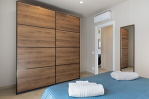 1 bedroom, iron/ironing board, WiFi, bed sheets - 'Maestrale' Apartment with Balcony, Wi-Fi and Air Conditioning (Santa Flavia)