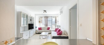 Apartment 'Valdelagrana Primera' with Sea View, Wi-Fi, and Air Conditioning