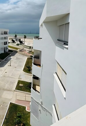 Property grounds - Valdelagrana Primera Apartment with Sea Views, Wi-Fi, and Air Conditioning (El Puerto de Santa María)