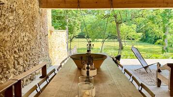 Outdoor dining