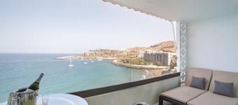 Casa Vacacional 'Seaside Serenity' con Wi-Fi y Aire Acondicionado