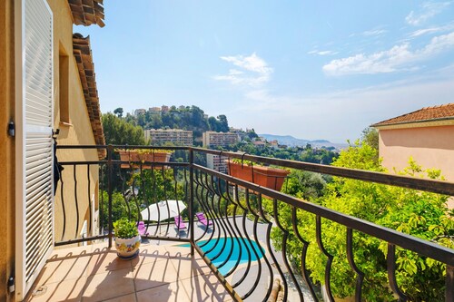 Villa 'Chez Dominique' with Sea View, Private Pool and Wi-Fi
