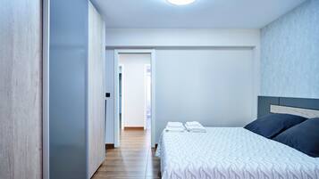 2 dormitorios, tabla de planchar con plancha, wifi y ropa de cama