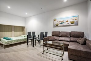 TV - Apartment 'Acogedor En El Centro' with Wi-Fi (Gijón)