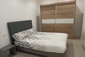 1 quarto, ferros/tábuas de passar roupa, Wi-Fi, roupa de cama