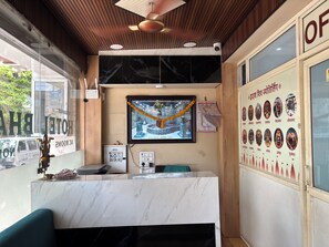 Lobby - Hotel Bhavya Ujjain (Ujjain)
