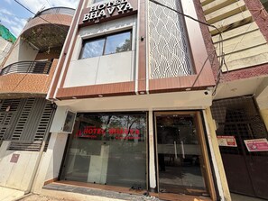 Exterior detail - Hotel Bhavya Ujjain (Ujjain)