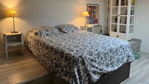 2 bedrooms, bed sheets - Apartment 'Cap Ferret with Pool Ref. 89' with Shared Pool and Balcony (Lège-Cap-Ferret)