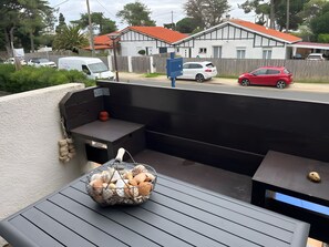 Property grounds - Apartment 'Cap Ferret with Pool Ref. 89' with Shared Pool and Balcony (Lège-Cap-Ferret)