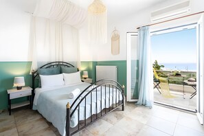 1 dormitorio, tabla de planchar con plancha, wifi y ropa de cama