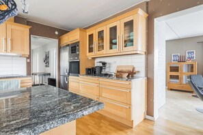 Căn hộ, 3 phòng ngủ, không hút thuốc, quang cảnh hồ | Bếp riêng | Ghế cao cho trẻ em 
