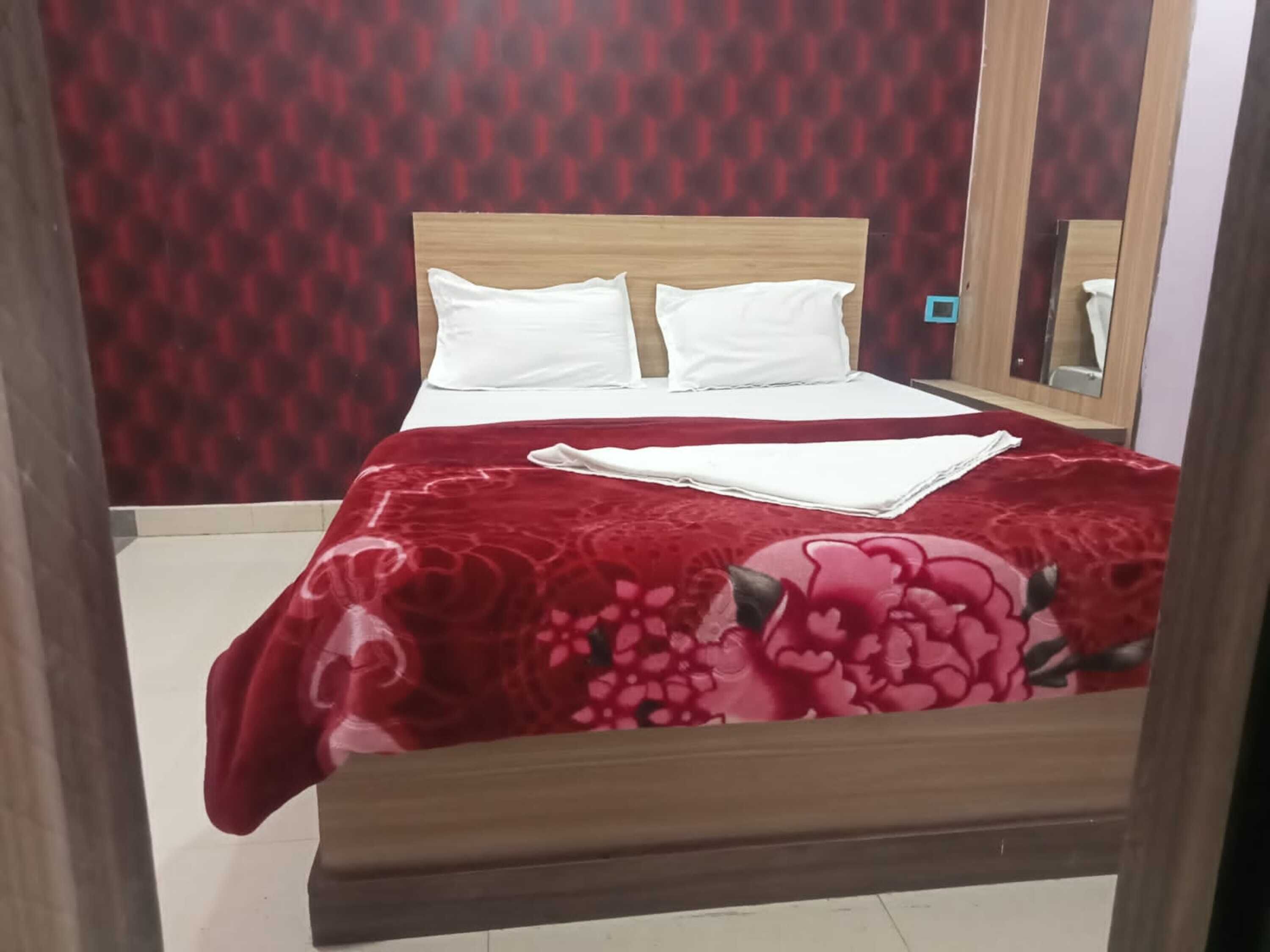 Chambre Deluxe | Lits pliants/supplémentaires, Wi-Fi gratuit, draps fournis