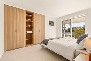 4 Schlafzimmer, Bügeleisen/Bügelbrett, Internetzugang, Bettwäsche
