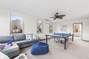 Spielezimmer