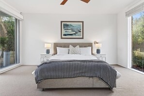 4 bedrooms, iron/ironing board, Internet, bed sheets - Wild Shores - A wild coastal escape made for long days (Blairgowrie)