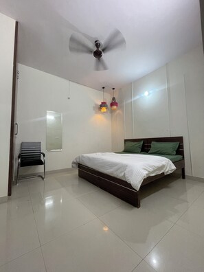 Superior Single Room | Free WiFi - Slate Majestic 1BHKs Sector 53 Noida (Noida)
