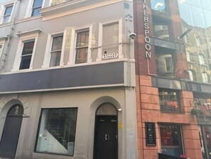 Exterior detail - Yellow Submarine Apartments - Sleeps 18 (Liverpool)