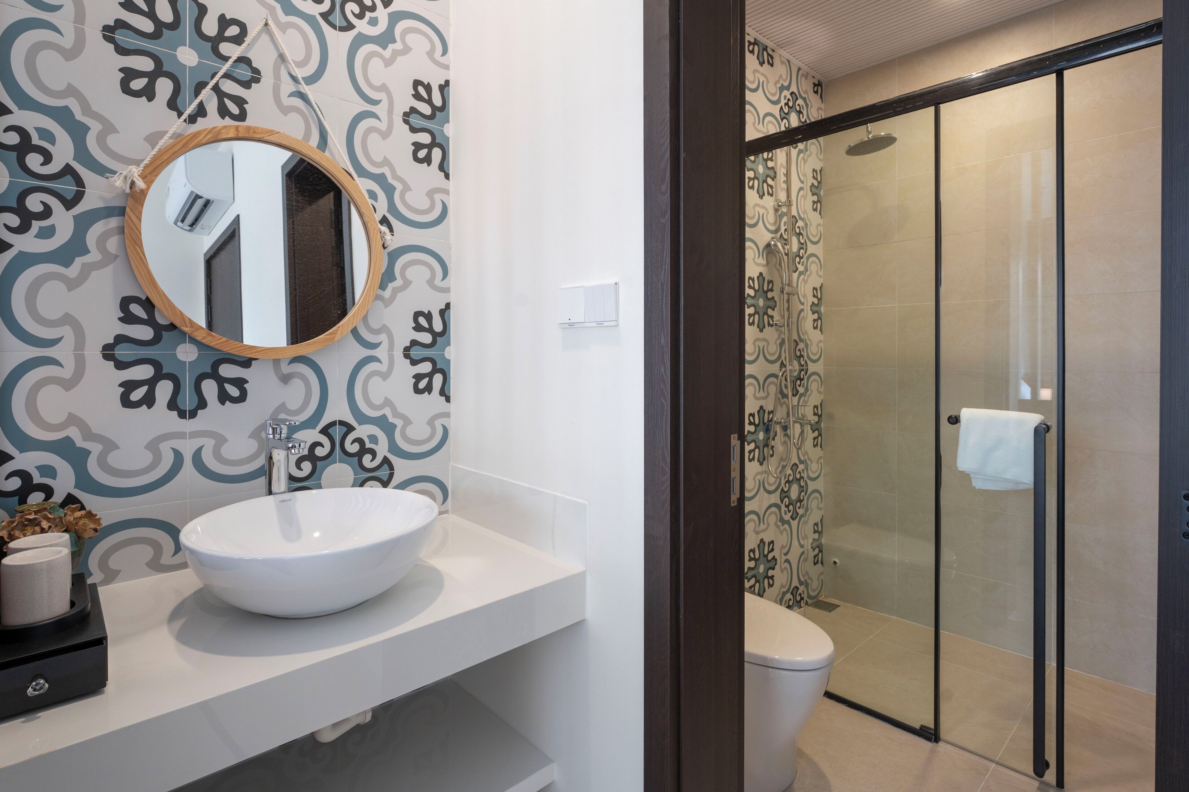 Standard-Zweibettzimmer | Badezimmer | Dusche, Haartrockner, Bidet, Handtücher