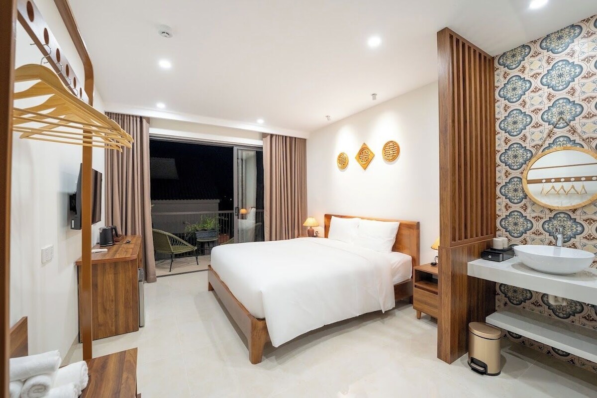 Comfort Double Room, Balcony, Courtyard View
