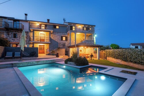 Casa Carolina mit Pool, bis 10 Personen, 2 separate Einheiten, bei Porec