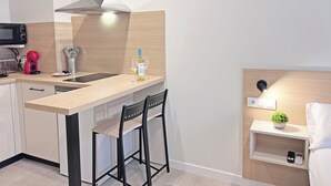 Premium Studio | Private kitchen - Bogota Suites Apartamentos (Alicante)