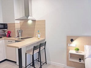 Studio Premium | Cuisine privée | Mini réfrigérateur, micro-ondes