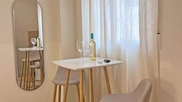 Basic Studio | Dining