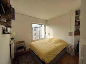 Acceso a internet y ropa de cama 