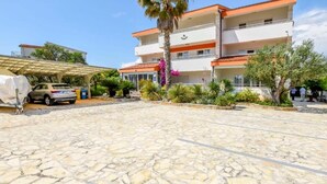 Unclassified image, 5 of 95, button - Apartments Aurel Suites (Rogoznica)
