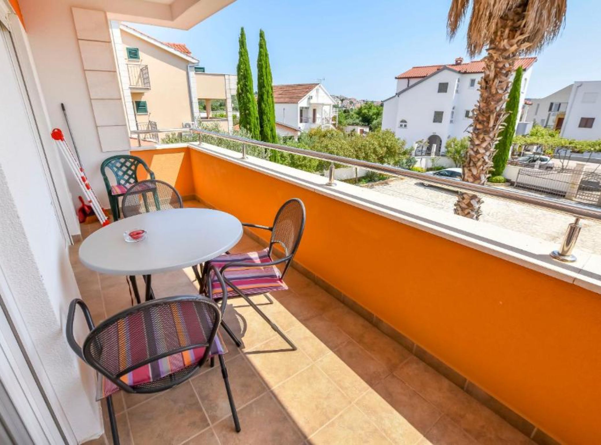 Apartment (Classic One Bedroom Apartment with Ba) | Balcony