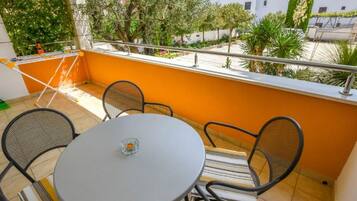 Apartment (One Bedroom Apartment with Balcony) | Balkon
