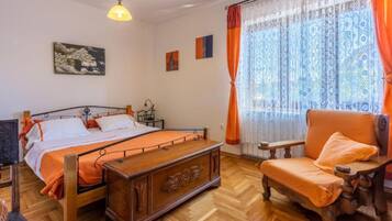 Apartment (Two Bedroom Apartment with Balcony an) | 3 bedrooms, free WiFi